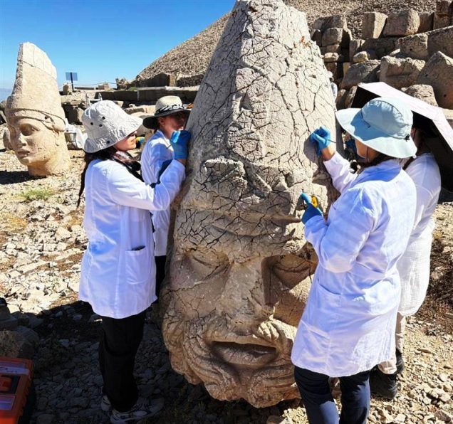 Nemrut’ta Dev Heykelleri Bilim ve Teknoloji İmkanlarıyla 5 Yıl Korunacak